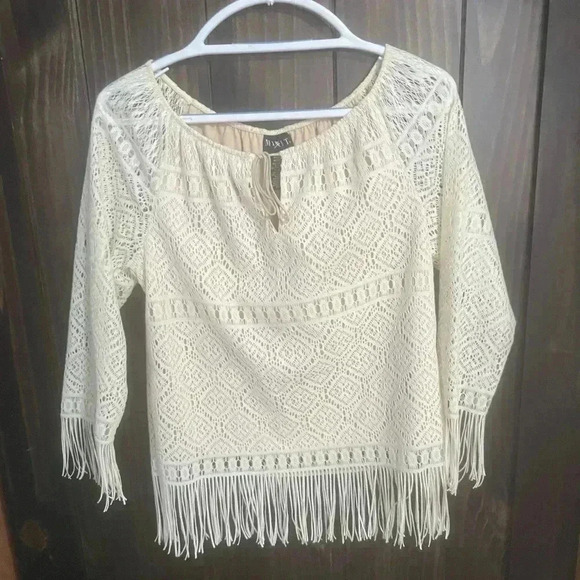 Mixit Bohemian Crochet and Fringe Top. Size: Medium - Picture 10 of 10